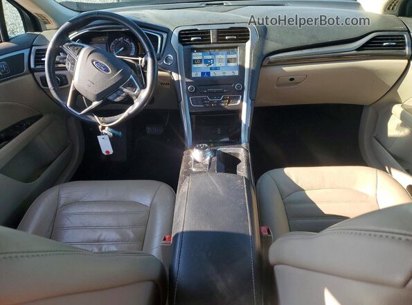 3FA6P0HD3HR194053 2017 FORD FUSION Red Widok deski rozdzielczej