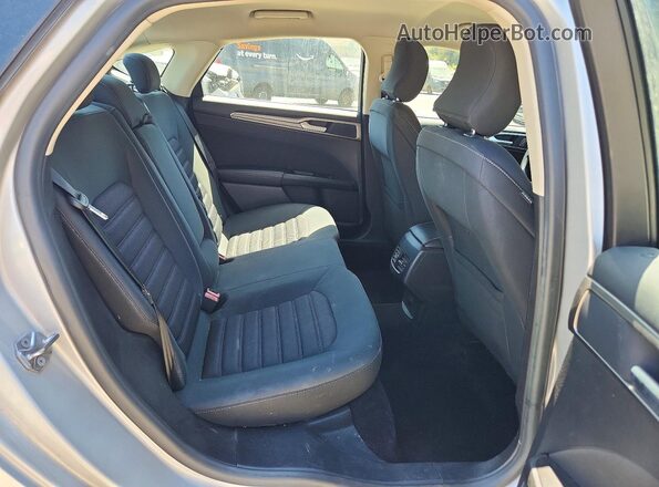 3FA6P0HD3HR293603 2017 FORD FUSION Silver Vista de los asientos traseros