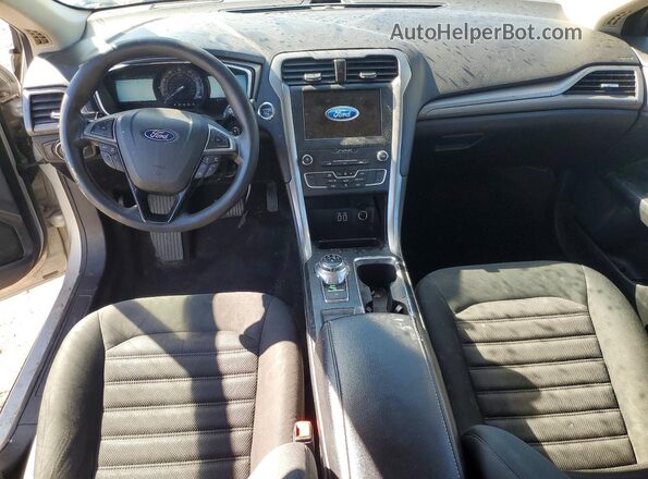 3FA6P0HD3KR102043 2019 FORD FUSION Серебряный Вид панели приборов