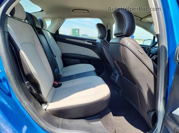 3FA6P0HD3KR285718 2019 FORD FUSION Blue Vista de los asientos traseros