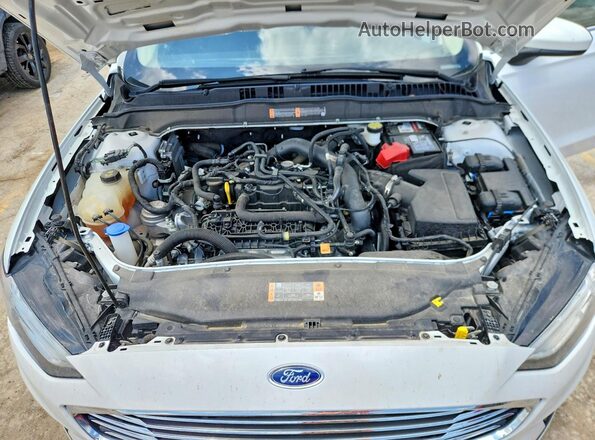 3FA6P0HD3LR252302 2020 FORD FUSION White Widok wnętrza z tyłu