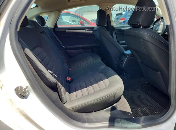 3FA6P0HD3LR252302 2020 FORD FUSION White Widok tylnych siedzeń