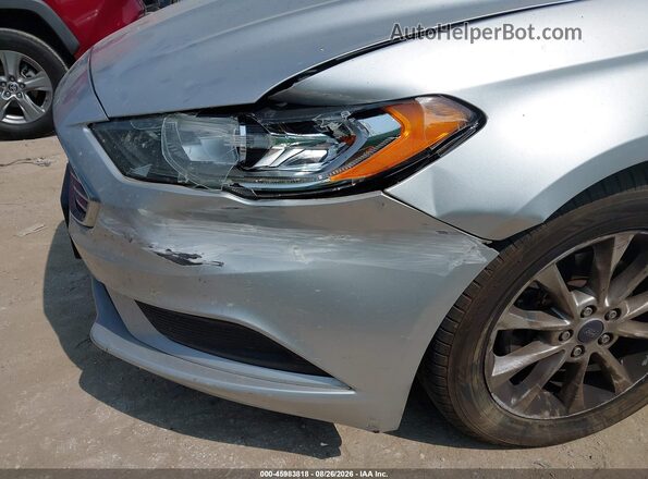 3FA6P0HD4HR241543 2017 FORD FUSION Silver Widok z przodu