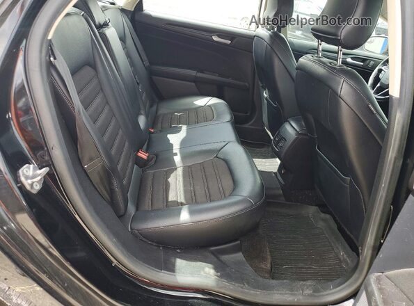 3FA6P0HD4JR201601 2018 FORD FUSION Black Widok tylnych siedzeń