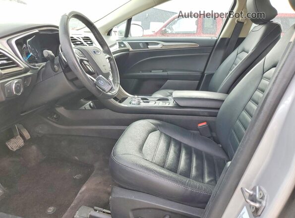 3FA6P0HD4JR281109 2018 FORD FUSION Silver Front interior view