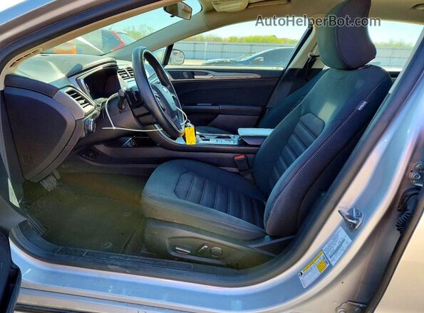 3FA6P0HD5HR309929 2017 FORD FUSION Silver Vista interior delantera