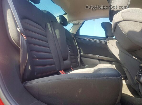 3FA6P0HD7GR105034 2016 FORD FUSION Red Rear seats view