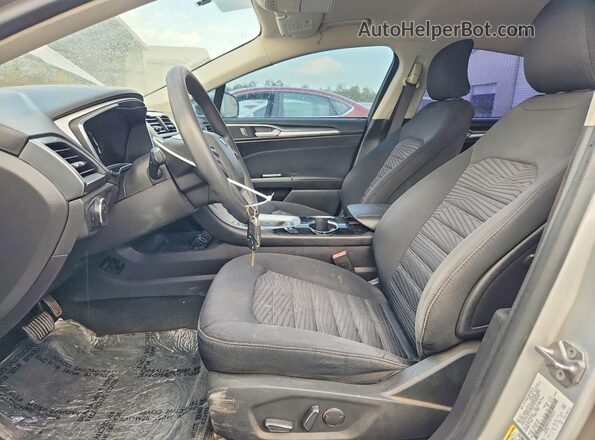 3FA6P0HD7GR187654 2016 FORD FUSION Silver Front interior view