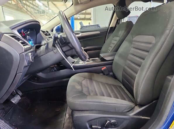 3FA6P0HD7HR184903 2017 FORD FUSION Blue Вид салону спереду