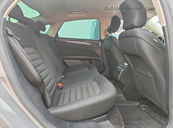 3FA6P0HD7JR251005 2018 FORD FUSION Silver Vista de los asientos traseros