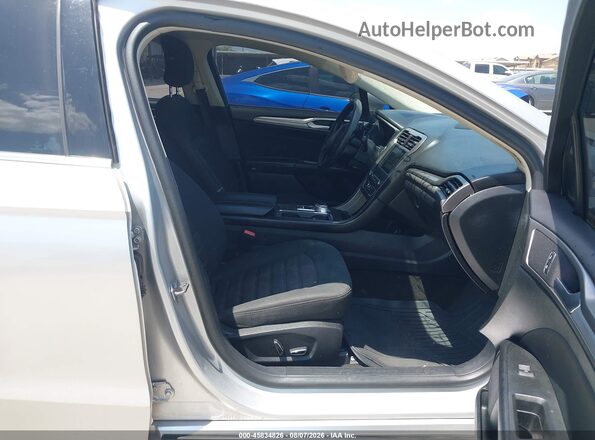 3FA6P0HD7JR272890 2018 FORD FUSION Silver Вид салону спереду