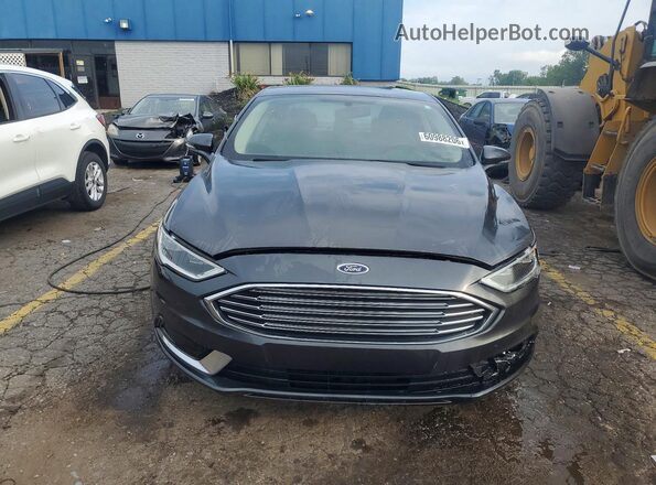 3FA6P0HD8JR252258 2018 FORD FUSION Серый Вид спереди