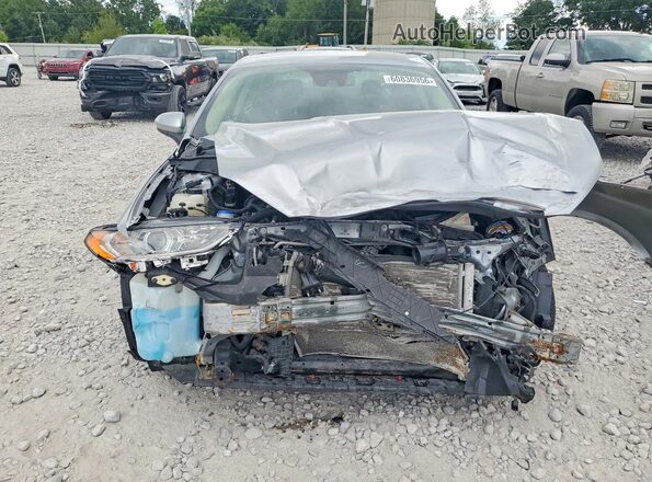 3FA6P0HD8LR228917 2020 FORD FUSION Silver Widok z przodu