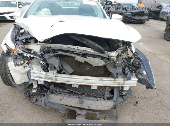 3FA6P0HD9GR339725 2016 FORD FUSION Белый Вид спереди