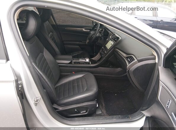 3FA6P0HD9HR305124 2017 FORD FUSION Silver Vista interior delantera
