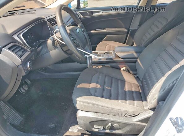 3FA6P0HD9HR371558 2017 FORD FUSION White Widok wnętrza z przodu