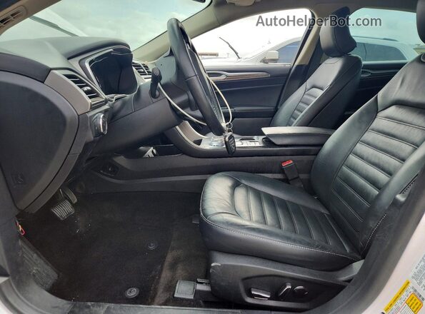 3FA6P0HD9JR280859 2018 FORD FUSION Белый Вид салона спереди