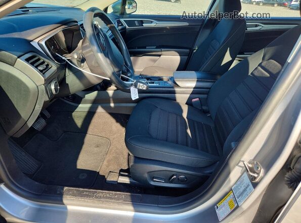 3FA6P0HD9LR190386 2020 FORD FUSION Silver Front interior view