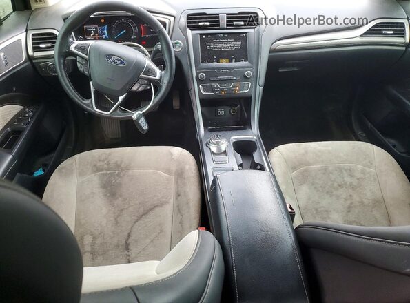 3FA6P0HDXKR160621 2019 FORD FUSION White Widok deski rozdzielczej