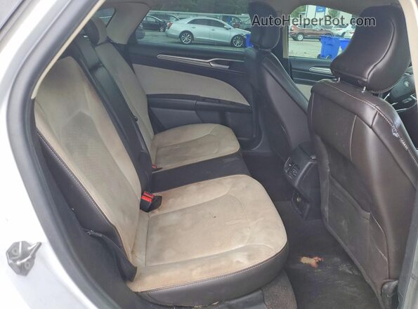 3FA6P0HDXKR160621 2019 FORD FUSION White Widok tylnych siedzeń