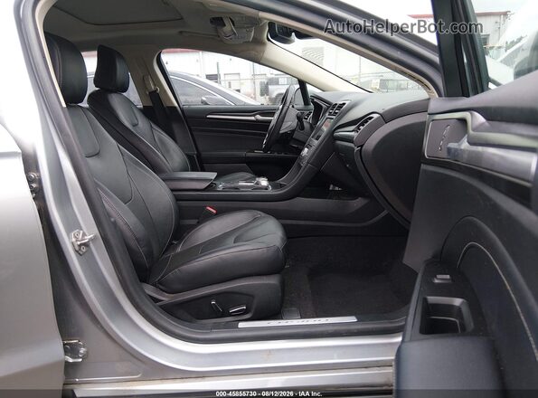 3FA6P0K97LR117778 2020 FORD FUSION Серебряный Вид салона спереди