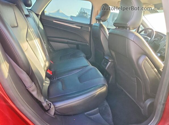 3FA6P0K99GR165529 2016 FORD FUSION Red Вид задніх сидінь