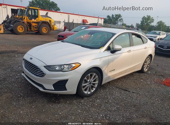 3FA6P0LU0KR211132 2019 FORD FUSION HYBRID Белый Передняя левая четверть