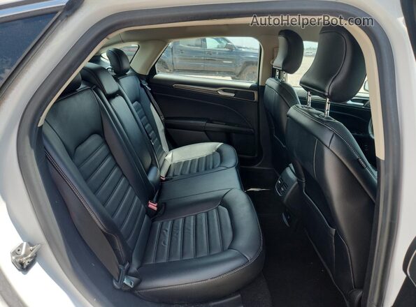 3FA6P0LU1HR359542 2017 FORD FUSION White Widok tylnych siedzeń