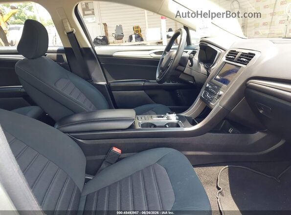 3FA6P0LU1LR265363 2020 FORD FUSION Серебряный Вид салона спереди