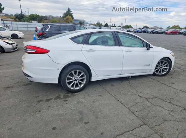3FA6P0LU2HR368539 2017 FORD FUSION White Widok z tyłu