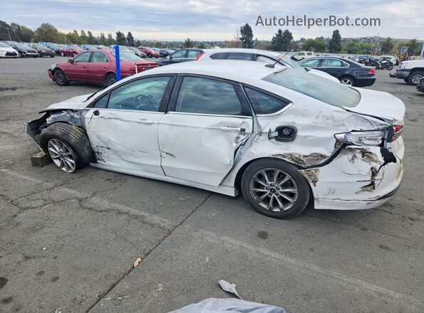 3FA6P0LU2HR368539 2017 FORD FUSION White Widok z przodu
