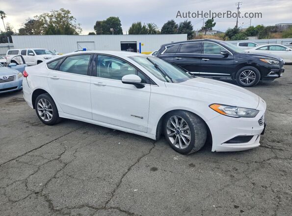 3FA6P0LU2HR368539 2017 FORD FUSION White Widok zestawu wskaźników