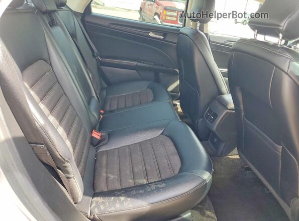 3FA6P0LU2JR102198 2018 FORD FUSION Silver Widok tylnych siedzeń