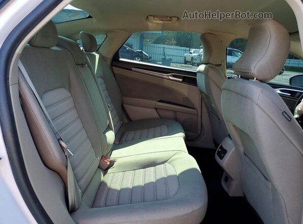 3FA6P0LU2KR204652 2019 FORD FUSION White Vista de los asientos traseros