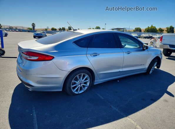 3FA6P0LU3HR217306 2017 FORD FUSION Серебряный Задняя правая четверть