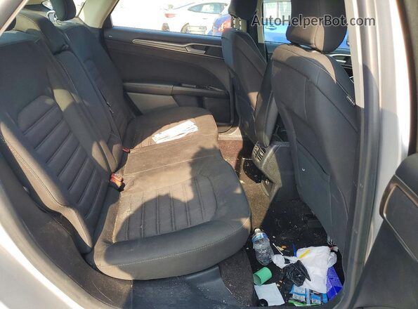 3FA6P0LU3HR326994 2017 FORD FUSION Silver Вид задніх сидінь