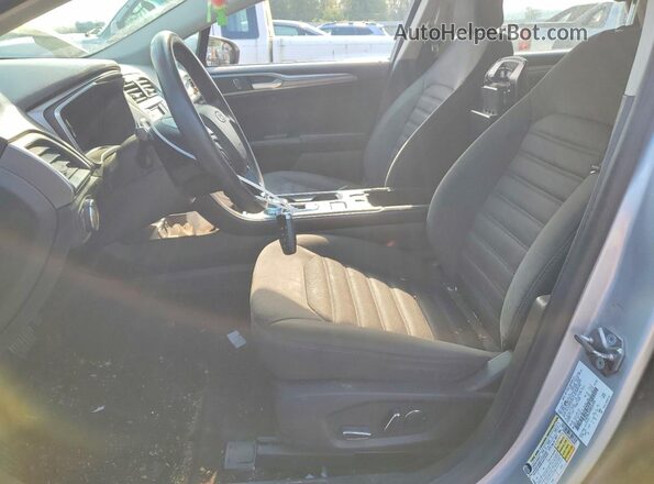 3FA6P0LU3HR326994 2017 FORD FUSION Silver Вид салону спереду