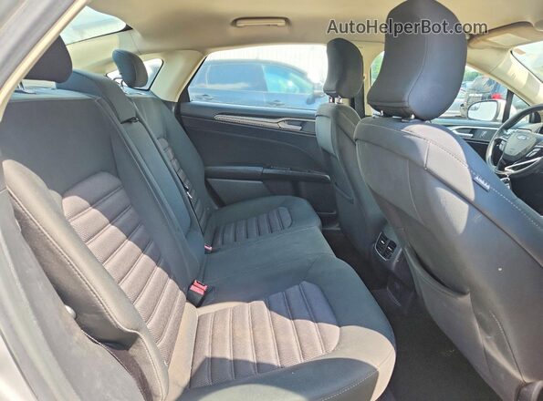 3FA6P0LU3HR380649 2017 FORD FUSION Silver Widok tylnych siedzeń