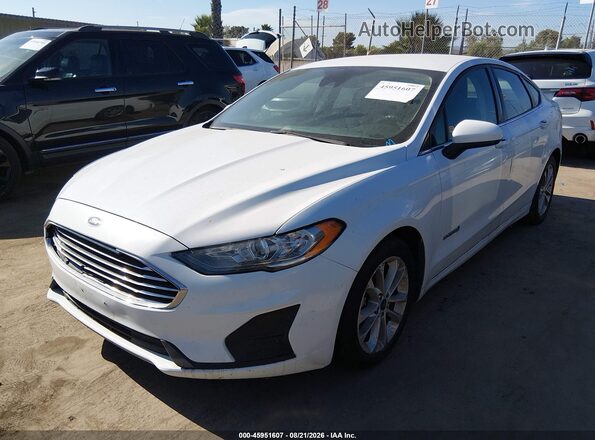 3FA6P0LU3KR261782 2019 FORD FUSION HYBRID White Front left