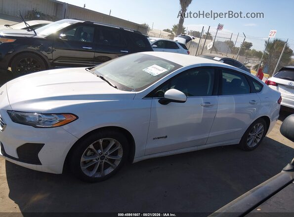 3FA6P0LU3KR261782 2019 FORD FUSION HYBRID White 360 interior view