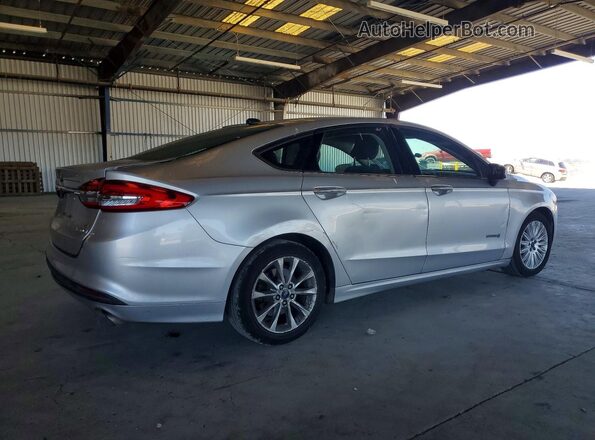 3FA6P0LU4HR266286 2017 FORD FUSION Silver Tył prawy