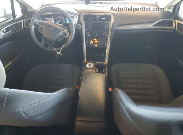 3FA6P0LU4HR266286 2017 FORD FUSION Silver Widok deski rozdzielczej