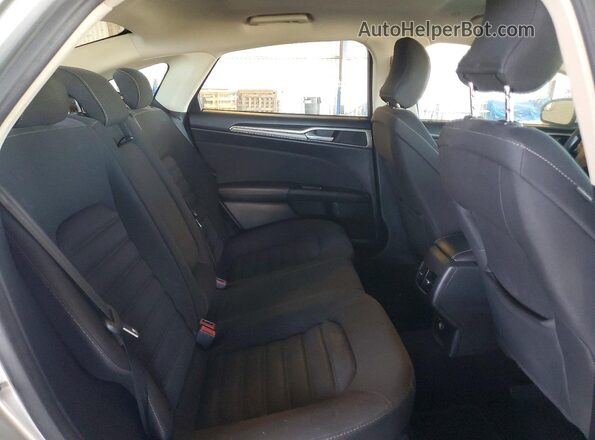 3FA6P0LU4HR266286 2017 FORD FUSION Silver Widok tylnych siedzeń