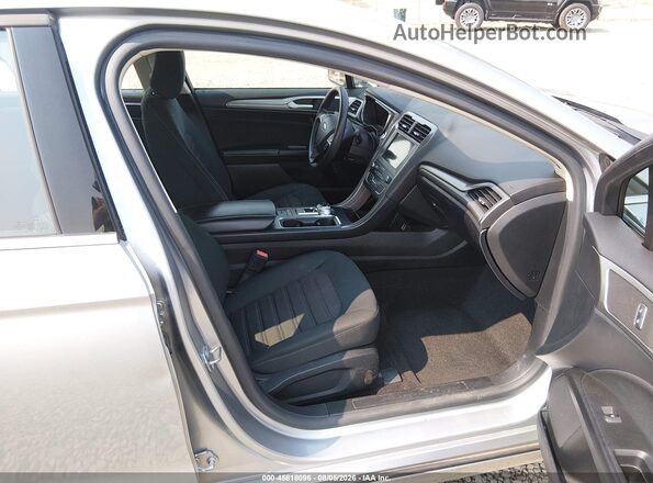 3FA6P0LU4LR226301 2020 FORD FUSION Silver Vista interior delantera