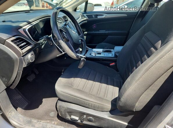 3FA6P0LU5JR169295 2018 FORD FUSION Серебряный Вид салона спереди