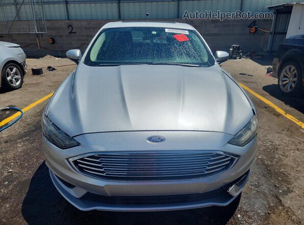3FA6P0LU5JR169295 2018 FORD FUSION Серебряный Вид спереди