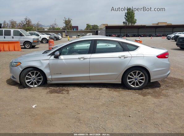 3FA6P0LU6HR325919 2017 FORD FUSION HYBRID Silver 360 interior view