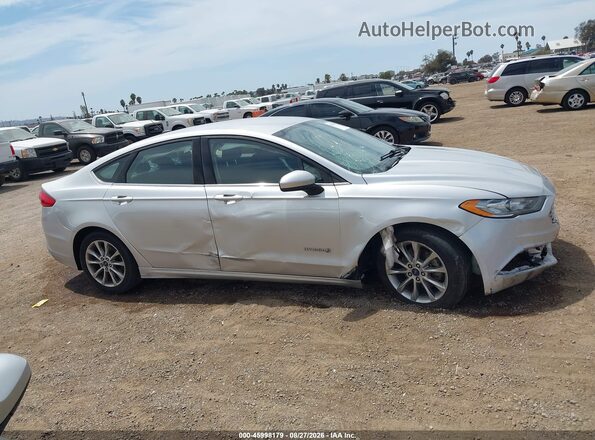 3FA6P0LU6HR325919 2017 FORD FUSION HYBRID Silver Rear interior view