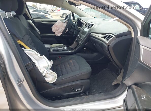 3FA6P0LU6HR325919 2017 FORD FUSION HYBRID Silver Front interior view