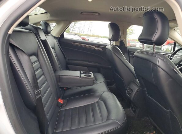 3FA6P0LU6JR118744 2018 FORD FUSION White Rear seats view